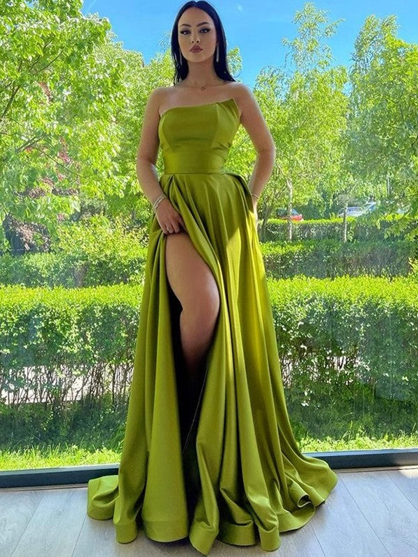 Vestidos charmeuse fruncidos, sin tirantes, sin mangas, con cola larga